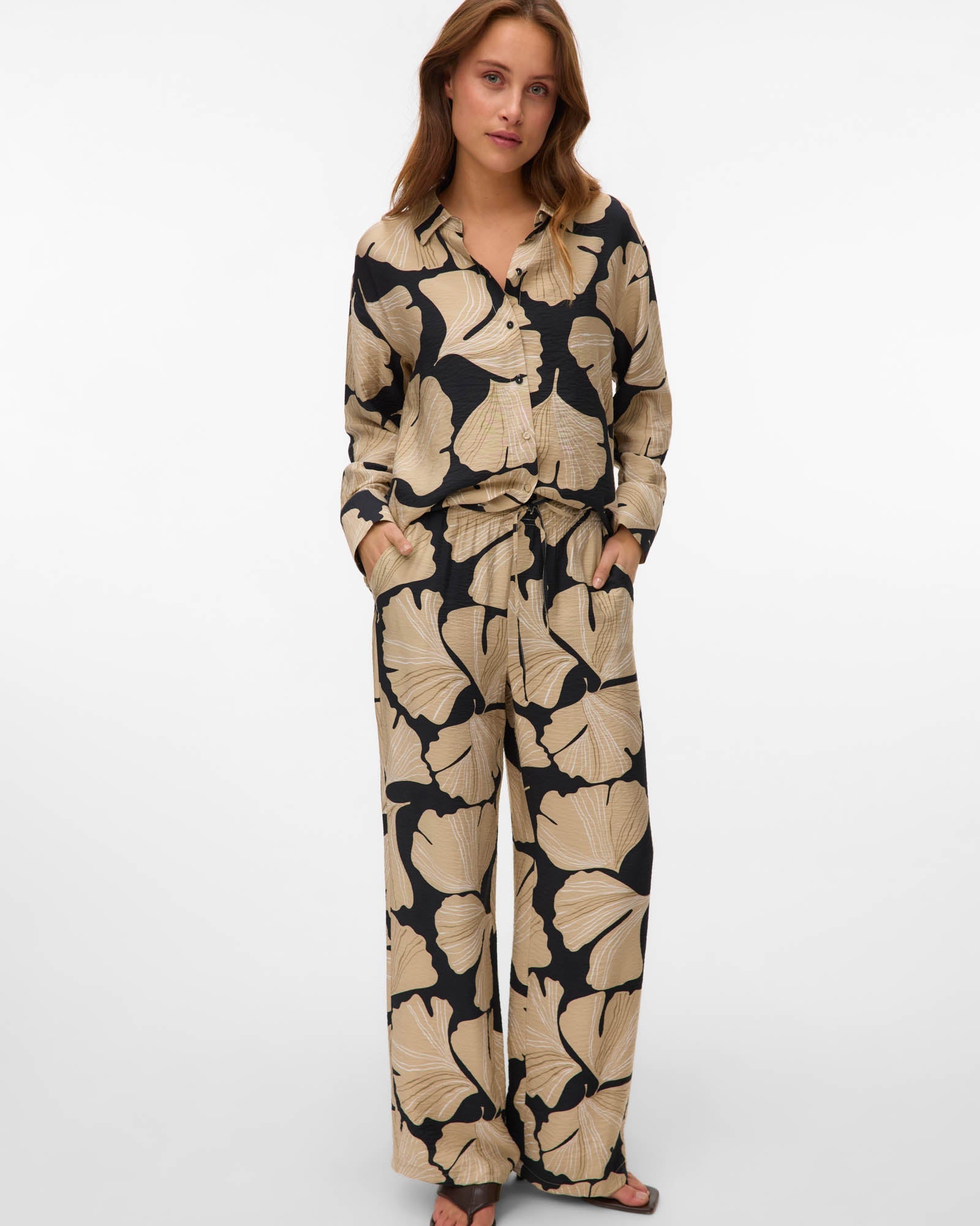VMLUCY IBEN STRAIGHT PANTS